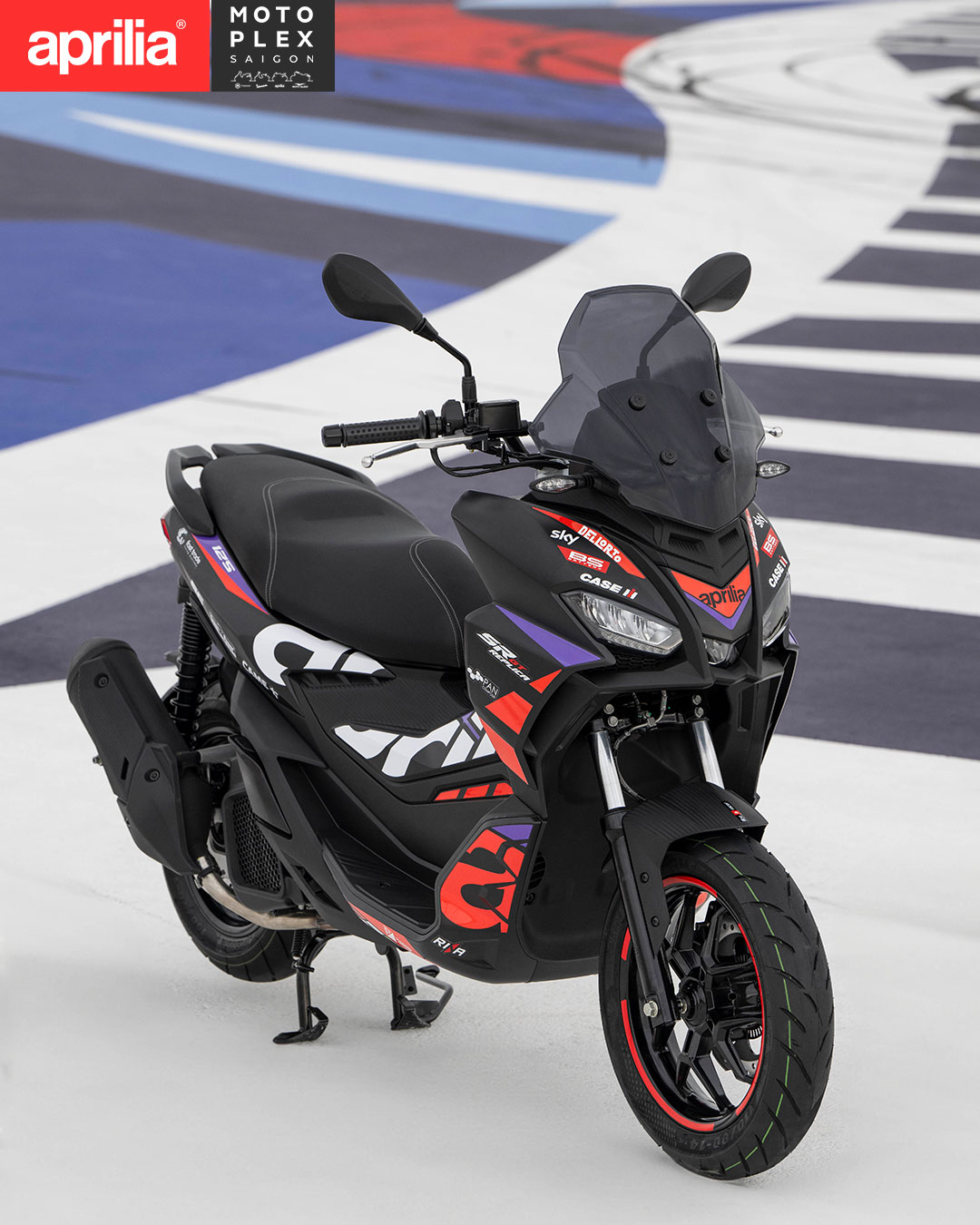 Động cơ 175.4cc, trang bị ABS, Phuộc Showa, LCD 5inch