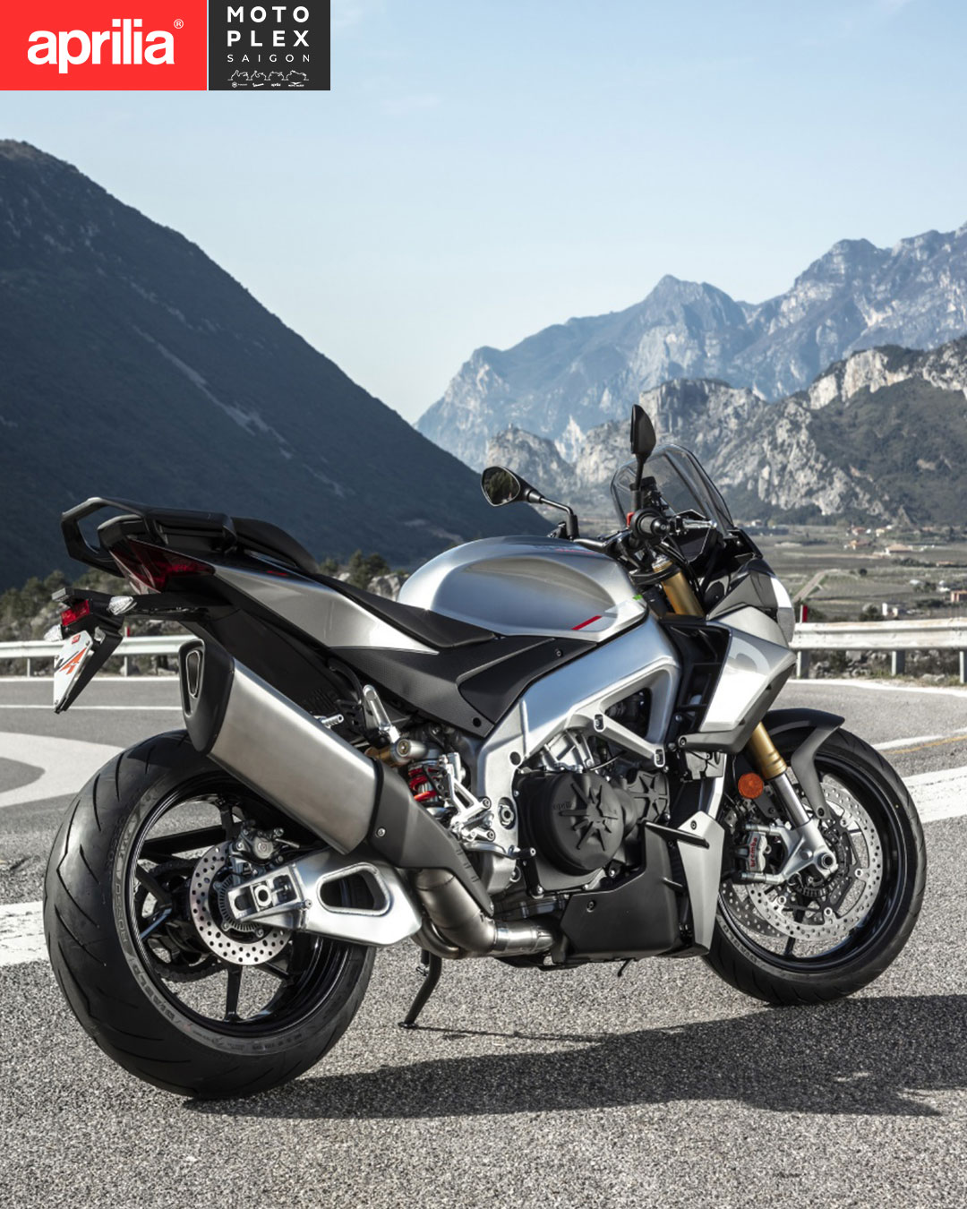 Thống lĩnh cả đường trường lẫn đường đua